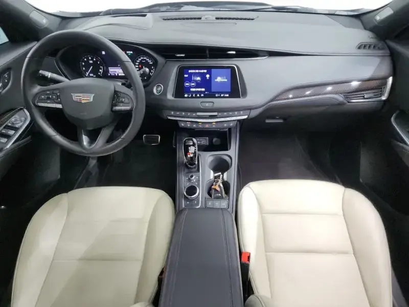 2022 Cadillac XT4 с пробегом 88 928 км