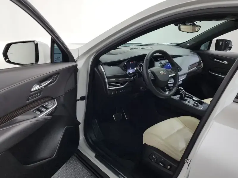 2022 Cadillac XT4 с пробегом 88 928 км