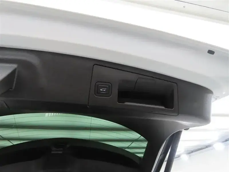 2023 Cadillac XT4 с пробегом 15 982 км