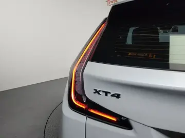 2022 Cadillac XT4 с пробегом 88 928 км