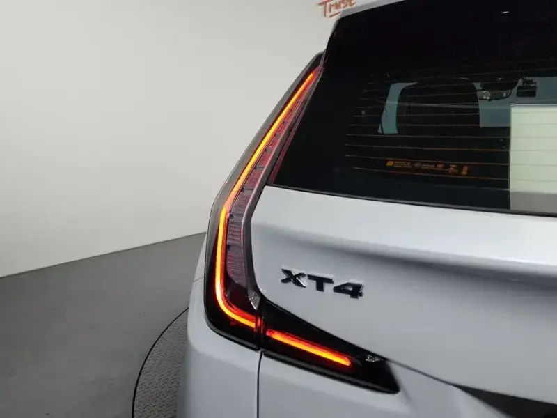 2022 Cadillac XT4 с пробегом 88 928 км