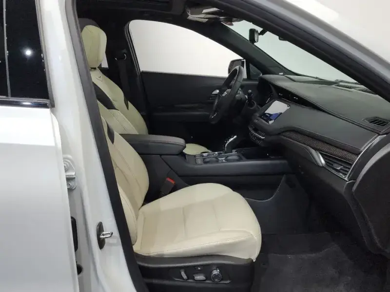 2022 Cadillac XT4 с пробегом 88 928 км
