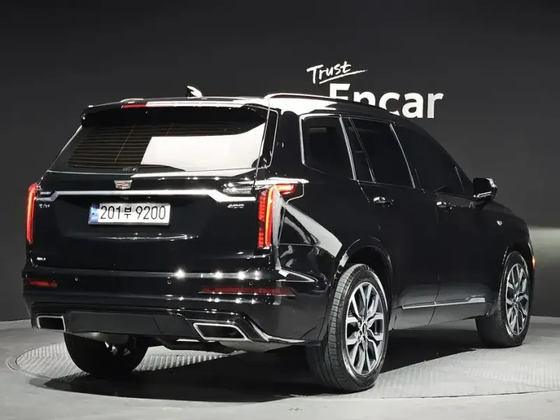 2022 Cadillac XT6 с пробегом 67 170 км