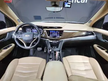2022 Cadillac XT6 с пробегом 67 170 км