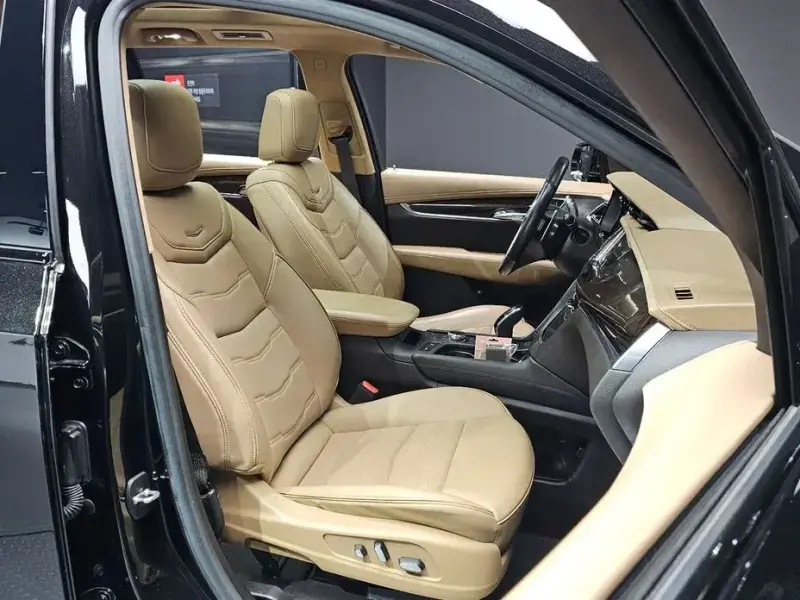 2022 Cadillac XT6 с пробегом 67 170 км