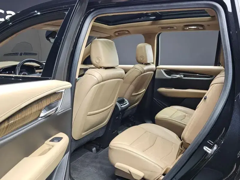 2022 Cadillac XT6 с пробегом 67 170 км