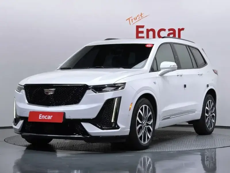 2023 Cadillac XT6 с пробегом 52 512 км