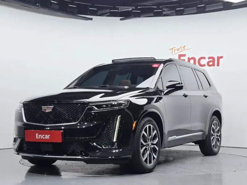 2024 Cadillac XT6 с пробегом 13 902 км
