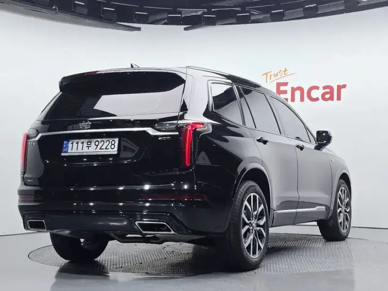2024 Cadillac XT6 с пробегом 13 902 км