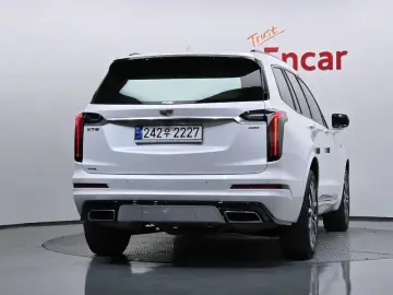 2023 Cadillac XT6 с пробегом 52 512 км