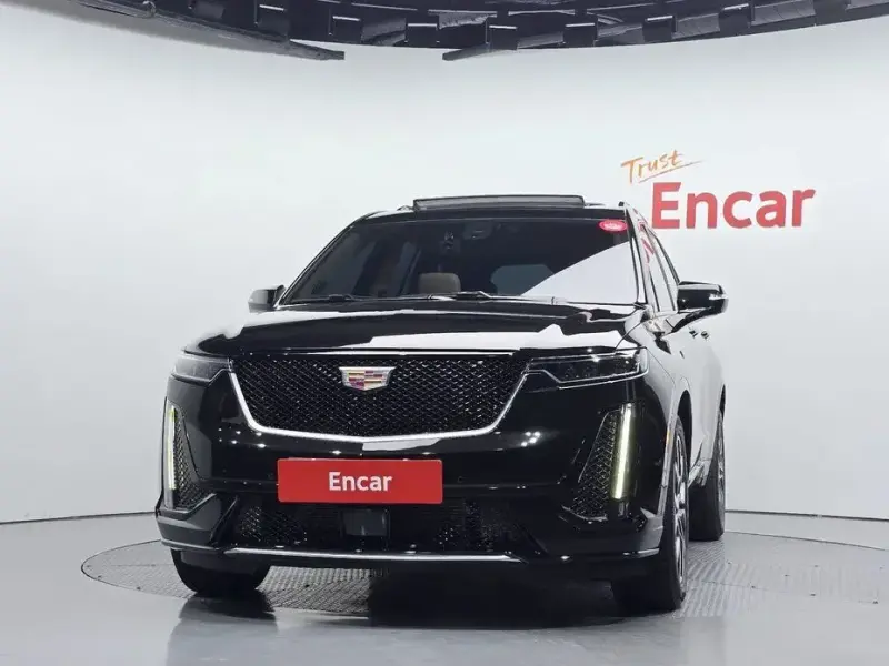 2024 Cadillac XT6 с пробегом 13 902 км