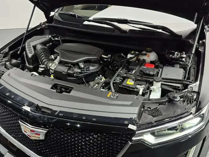 2024 Cadillac XT6 с пробегом 13 902 км