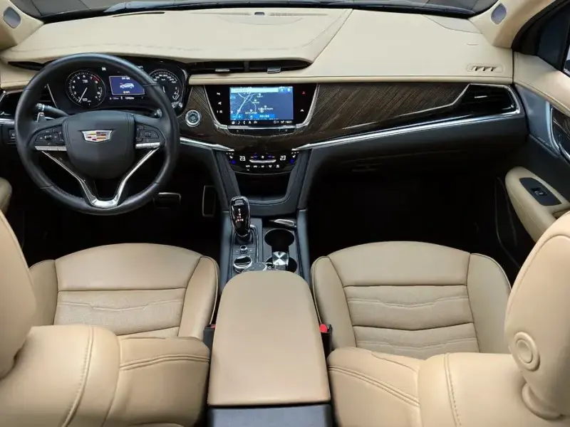 2024 Cadillac XT6 с пробегом 13 902 км