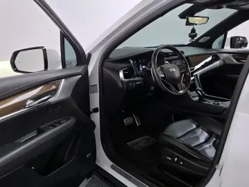 2023 Cadillac XT6 с пробегом 52 512 км