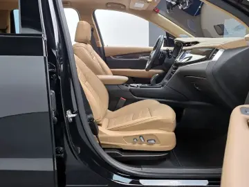 2024 Cadillac XT6 с пробегом 13 902 км
