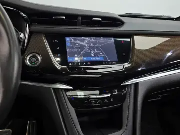 2023 Cadillac XT6 с пробегом 52 512 км