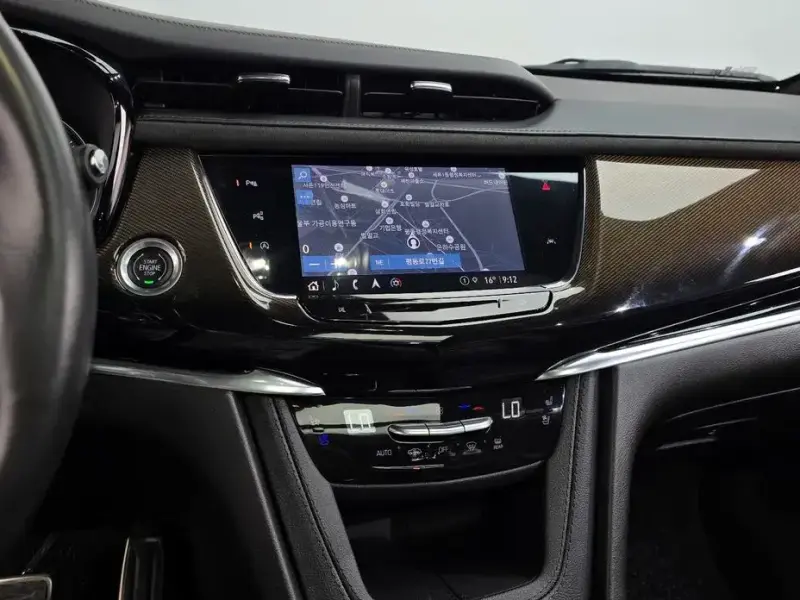 2023 Cadillac XT6 с пробегом 52 512 км