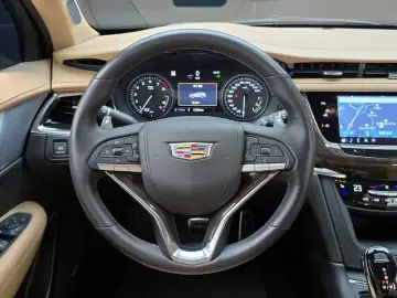 2024 Cadillac XT6 с пробегом 13 902 км