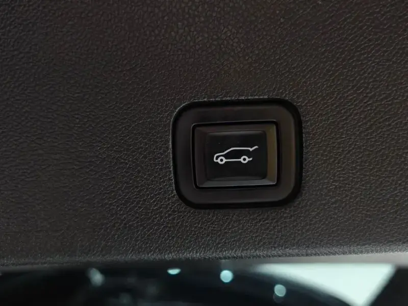 2023 Cadillac XT6 с пробегом 52 512 км