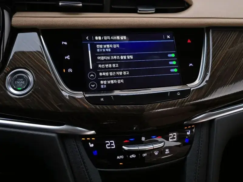 2024 Cadillac XT6 с пробегом 13 902 км