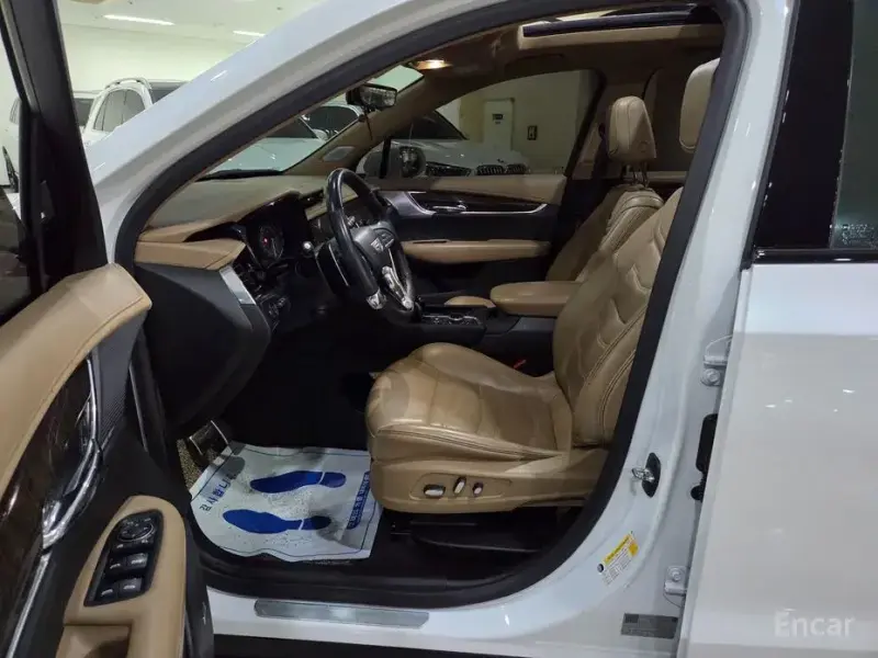 2020 Cadillac XT6 с пробегом 83 809 км