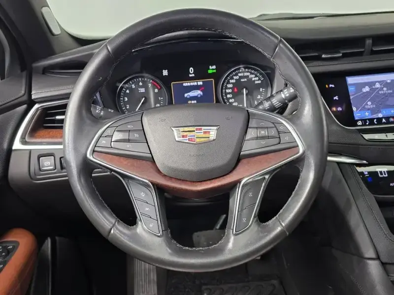 2020 Cadillac XT5 с пробегом 83 241 км