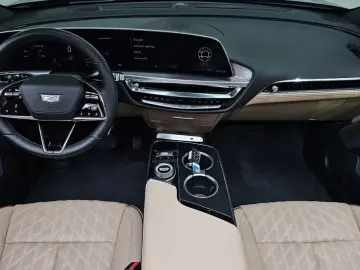 2024 Cadillac Lyriq с пробегом 9 650 км