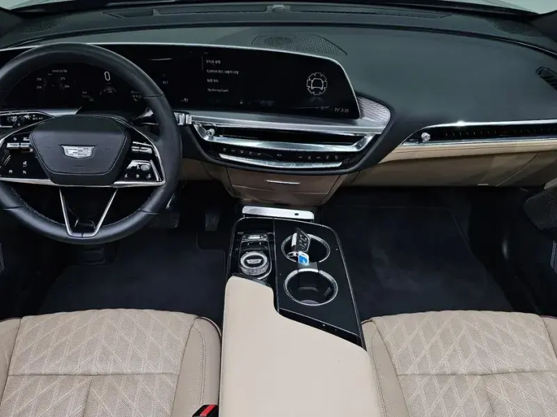 2024 Cadillac Lyriq с пробегом 9 650 км