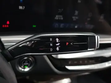 2024 Cadillac Lyriq с пробегом 9 650 км