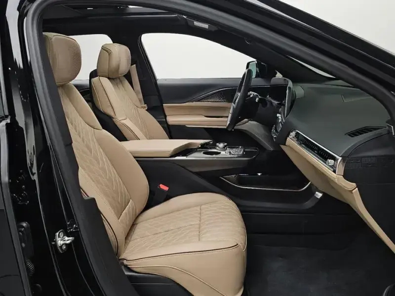 2024 Cadillac Lyriq с пробегом 9 650 км