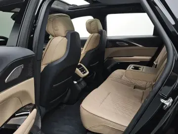 2024 Cadillac Lyriq с пробегом 9 650 км