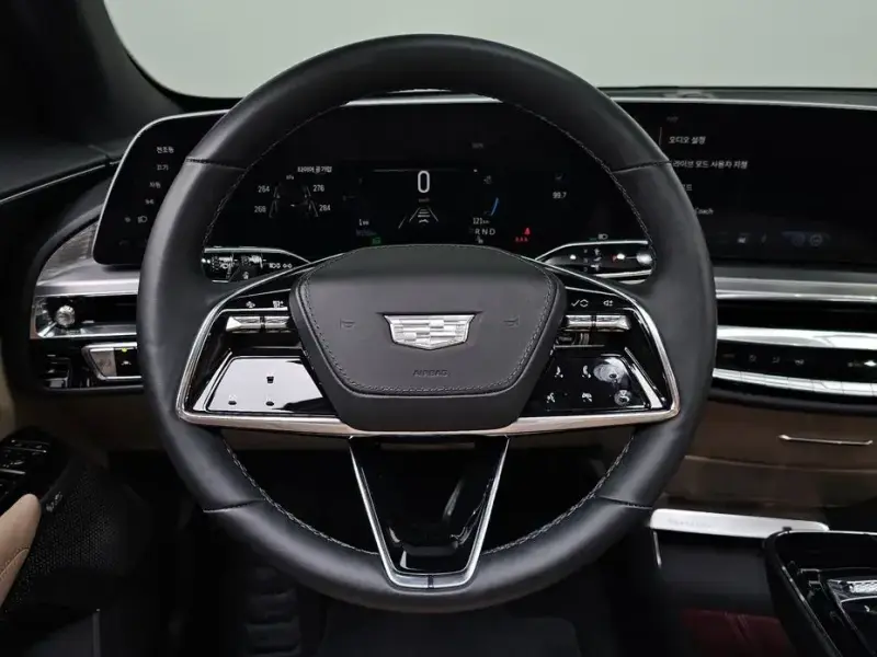 2024 Cadillac Lyriq с пробегом 9 650 км