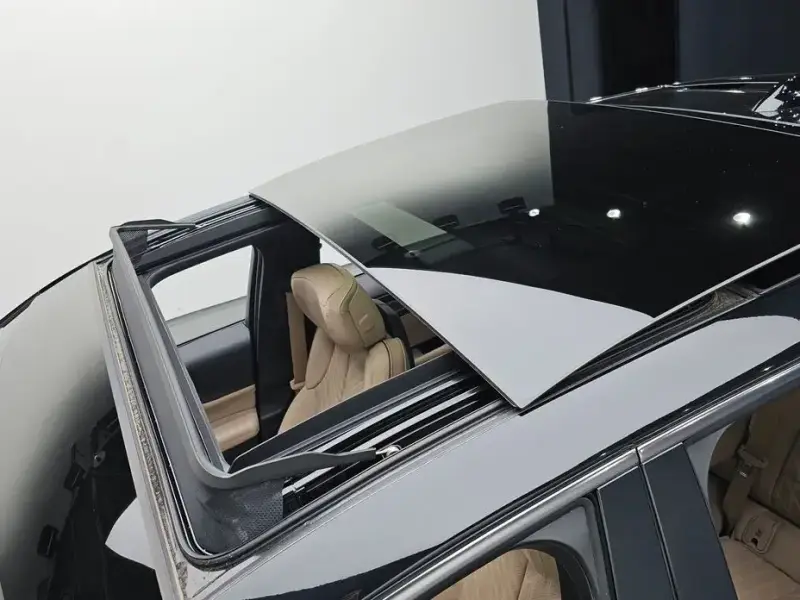 2024 Cadillac Lyriq с пробегом 9 650 км