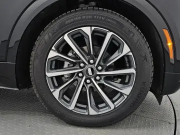 2024 Cadillac Lyriq с пробегом 9 650 км