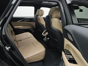 2024 Cadillac Lyriq с пробегом 9 650 км