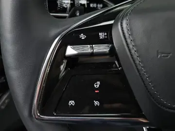 2024 Cadillac Lyriq с пробегом 9 650 км