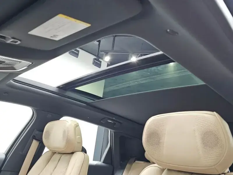 2024 Cadillac Lyriq с пробегом 9 650 км