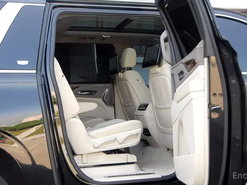 2021 Cadillac Escalade с пробегом 25 045 км