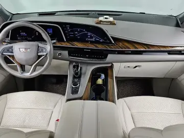 2023 Cadillac Escalade с пробегом 49 418 км
