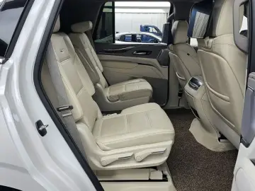 2023 Cadillac Escalade с пробегом 49 418 км