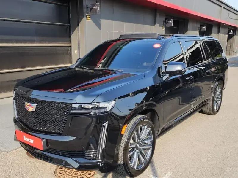 2024 Cadillac Escalade с пробегом 29 976 км