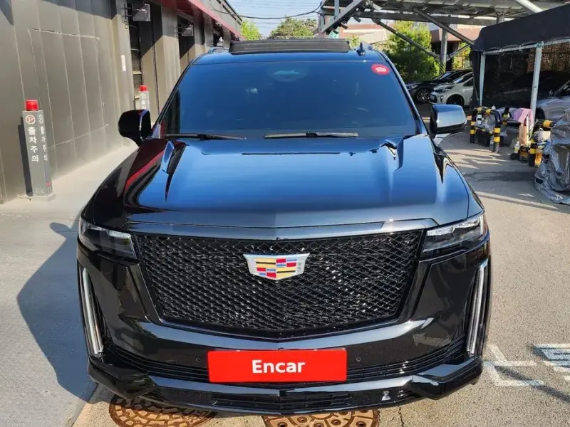 2024 Cadillac Escalade с пробегом 29 976 км