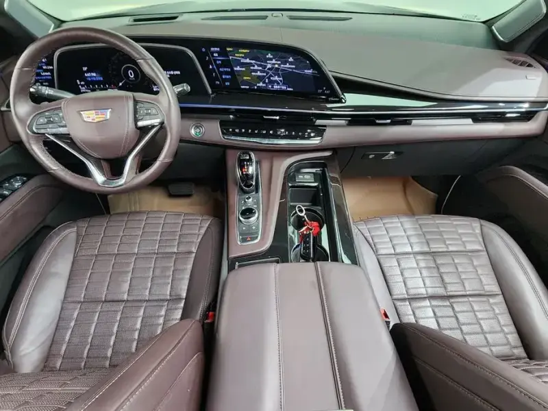 2024 Cadillac Escalade с пробегом 29 976 км