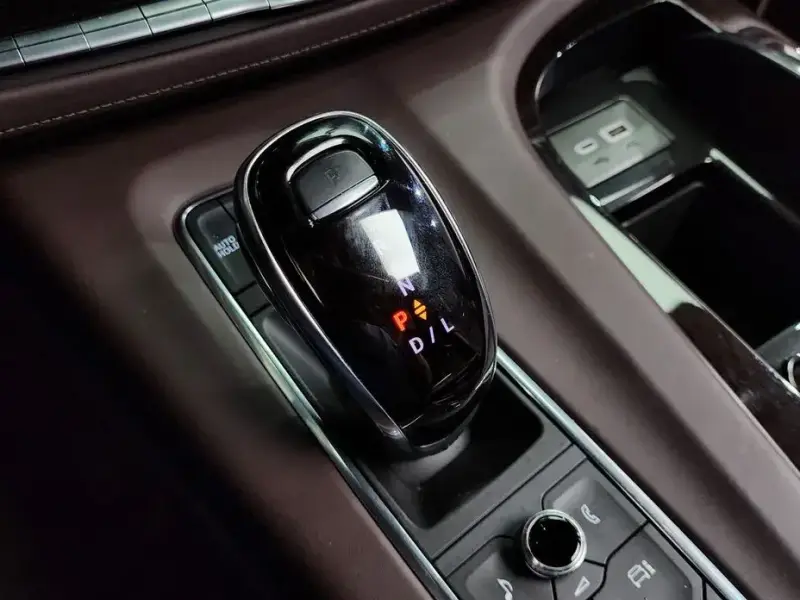 2024 Cadillac Escalade с пробегом 29 976 км
