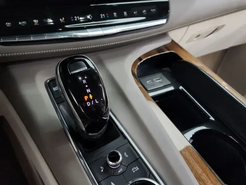 2022 Cadillac Escalade с пробегом 62 878 км