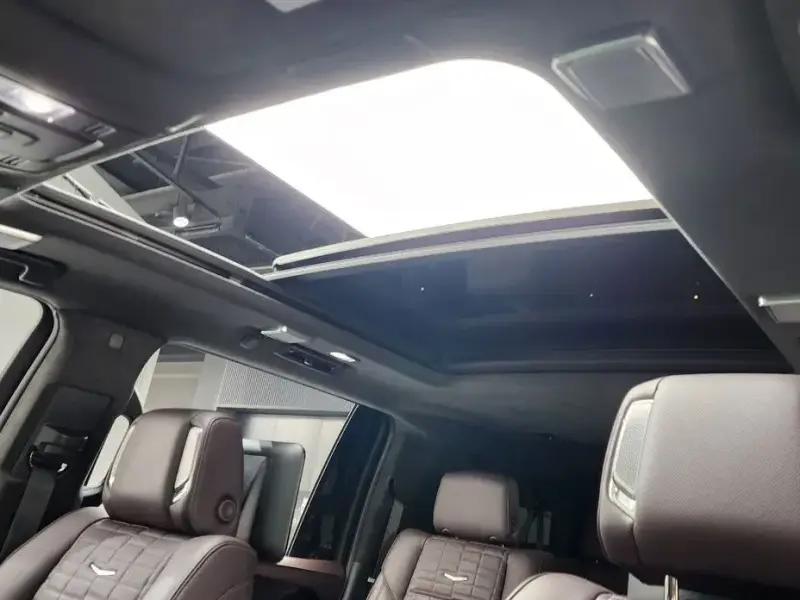 2024 Cadillac Escalade с пробегом 29 976 км