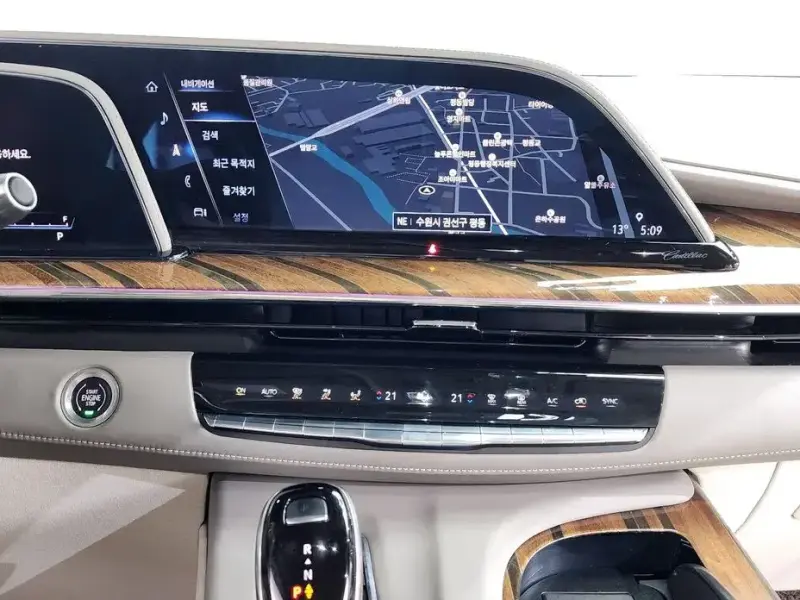 2022 Cadillac Escalade с пробегом 62 878 км