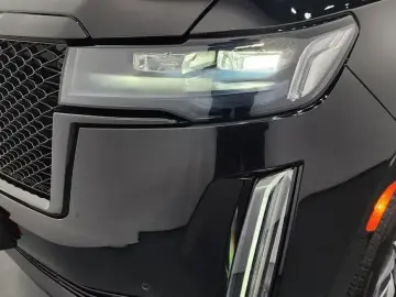 2024 Cadillac Escalade с пробегом 29 976 км