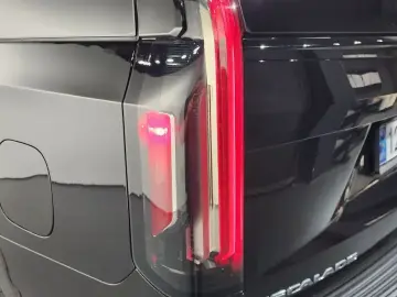 2024 Cadillac Escalade с пробегом 29 976 км