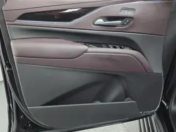 2024 Cadillac Escalade с пробегом 29 976 км
